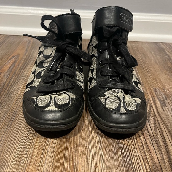 Coach Shoes - COACH size 8.5 M women’s shoe